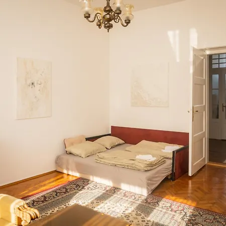 Spacious Parkfront